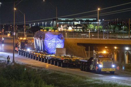 OPPD moves reciprocating gas engines into place