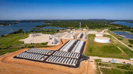 Vistra brings Texas’ largest battery energy storage system online