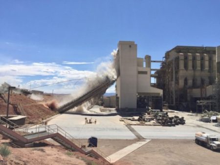 Demolition work resumes at SRP’s retired 2,250-MW Navajo coal-fired plant